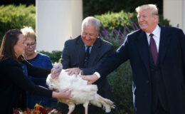 Trump başkanlığının son günlerini halkla birlikte geçiriyor