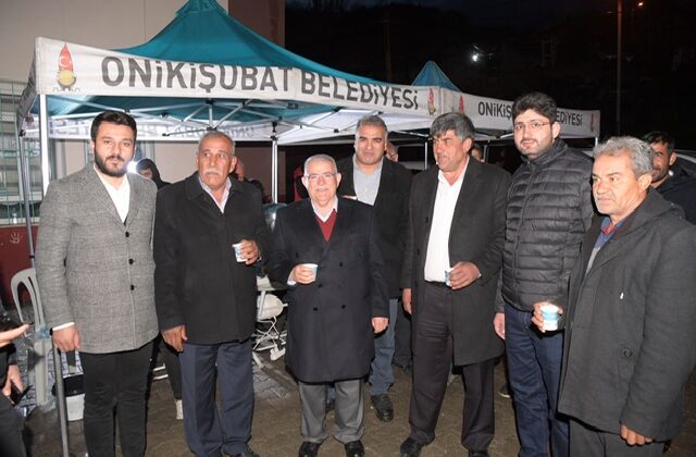 ŞAHİNKAYASI, İFTAR PROGRAMINDA BAŞKAN  MAHÇİÇEK’İ BAĞRINA BASTI