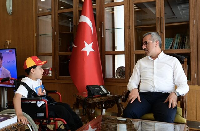 Başkan Güngör, 1. Sınıf Öğrencisi Muhammet’le Buluştu