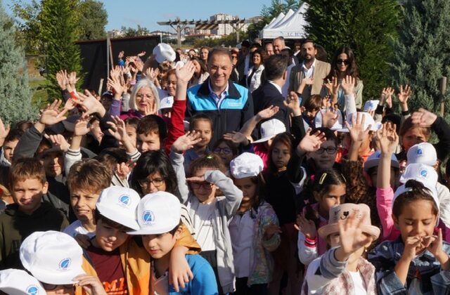 KIŞLIK FİDELER ÇOCUKLARIN ELLERİYLE TOPRAKLA BULUŞTU