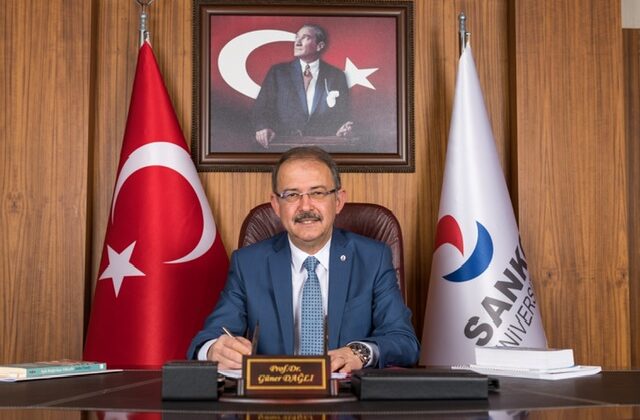 SANKO ÜNİVERSİTESİ REKTÖRÜ PROF. DR. DAĞLI:“10 KASIM BÜYÜK ÖNDERİMİZ GAZİ MUSTAFA KEMAL ATATÜRK’Ü ANLAMA, FİKİRLERİNİ VE HEDEFLERİNİ ANLATMA GÜNÜDÜR”