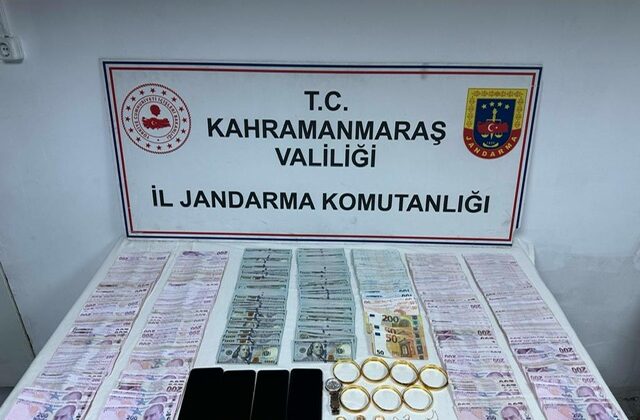 JANDARMA, KENDİLERİNİ SAVCI, HAKİM, ASKER, POLİS OLARAK TANITAN VE VATANDAŞLARI DOLANDIRAN 4 ŞAHSI YAKALADI