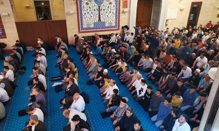 Kahramanmaraş’ta Abdulhamid Han Camii’nde 30 Bin Kişiyle Kadir Gecesi İdrak Edildi