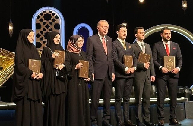 KSÜ, İlahiyatlar Arası Kur’an-ı Kerim’i Güzel Okuma ve Hafızlık Yarışması Finalinden Birincilik ile Döndü