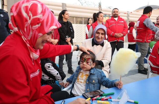 Vali Mükerrem Ünlüer’in Eşi Dr. Selma Ünlüer, Türk Kızılay’ının Düzenlediği İftar Programına Katıldı