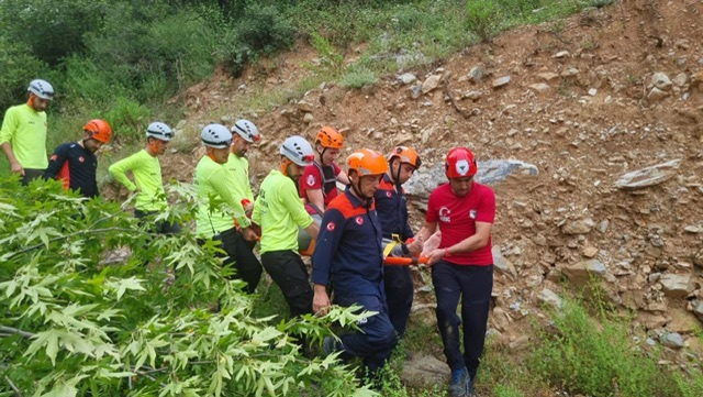 Kahramanmaraş’ta kanyonda mahsur kalan anne ve kızı son anda kurtarıldı