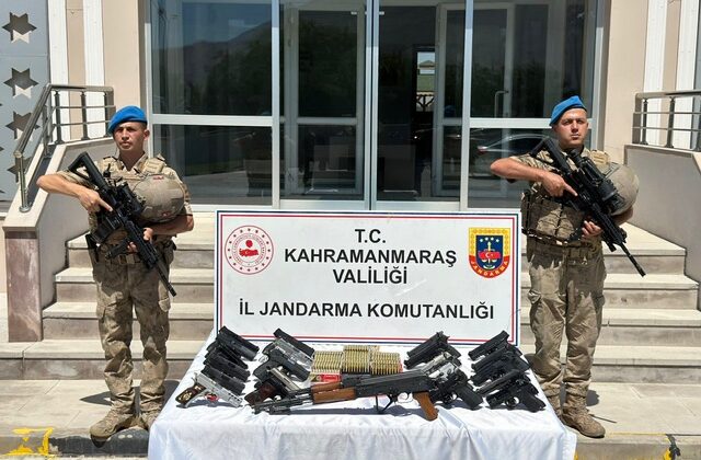 Jandarma, Silah Tacirlerine Geçit Vermiyor!