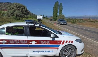 Kahramanmaraş’ta Trafik Jandarması Eş Zamanlı Hız Denetimi Yaptı