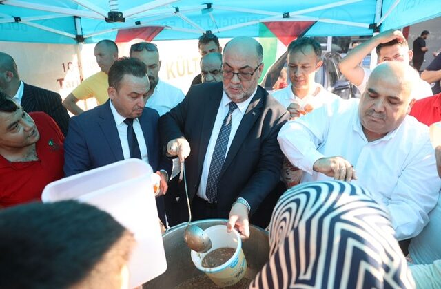 Dulkadiroğlu Belediye Başkanı Mehmet Akpınar, Selamet Derneği’nin Aşure Programına Katıldı