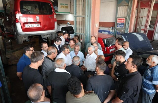 Vali Ünlüer ve Milletvekili Debgici, Sanayi Esnafıyla Bir Araya Geldi