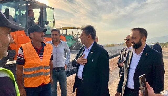 AK Parti Kahramanmaraş Milletvekili Ömer Oruç Bilal Debgici, Dulkadiroğlu Çağlayancerit yol güzergâhında incelemelerde bulundu.