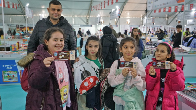 Kitap Fuarı, Altıncı Gününde de Ziyaretçi Akınına Uğradı