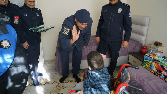 Büyükşehir’in Ziyareti Minik Eymen’inYüzünü Güldürdü