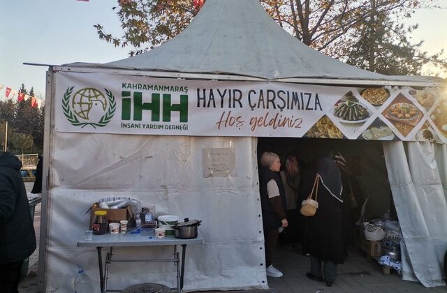 Kahramanmaraş’ta İHH’dan Yetimler Yararına Hayır Çarşısı