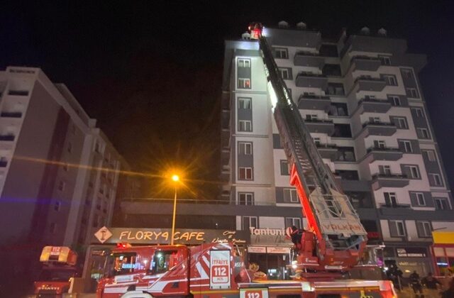 Kahramanmaraş (SHA)- Kahramanmaraş’ta bir apartmanda yaşanan trafo yangını paniğe neden oldu.