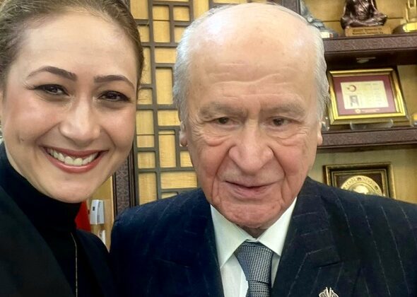 MHP Milletvekili Zuhal Karakoç Dora’dan Devlet Bahçeli’ye Yeni Yıl Mesajı “Liderimize Sağlıklı ve Uzun Ömürler Diliyorum”