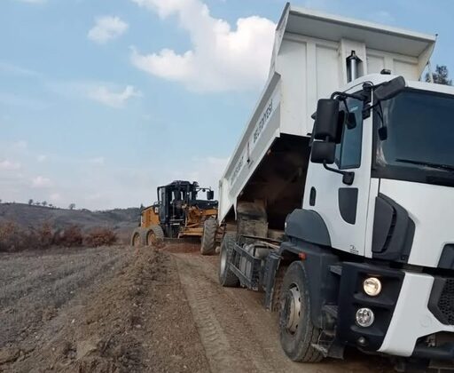 Onikişubat Belediyesi’nden Yol Güvenliği İçin Kumlama Çalışması