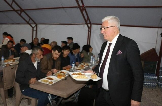 Pazarcık Belediyesi’nin İftar Çadırı Yoğun İlgi Gördüİ