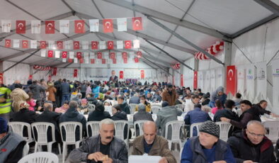 Binler Ramazan’ın İlk Günü Milli İrade Meydanı’ndaki Gönül Sofrasında Buluştu