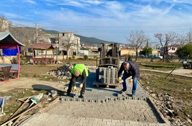 Türkoğlu Belediyesi İlçenin Dört Bir Yanında Çalışmalarını Sürdürüyor