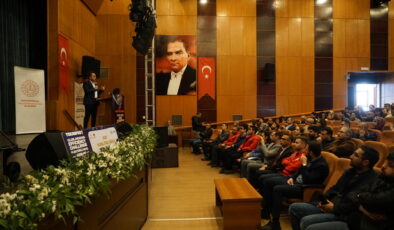 Büyükşehir, Teknolojiye İlgi Duyan Gençler İçin Seminer Düzenledi