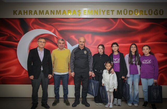 Satranç Turnuvası Şampiyonlarından Emniyet Müdürü Gökduman’a Ziyaret